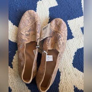 Women’s Slip on shoes brown lace NWT size 8